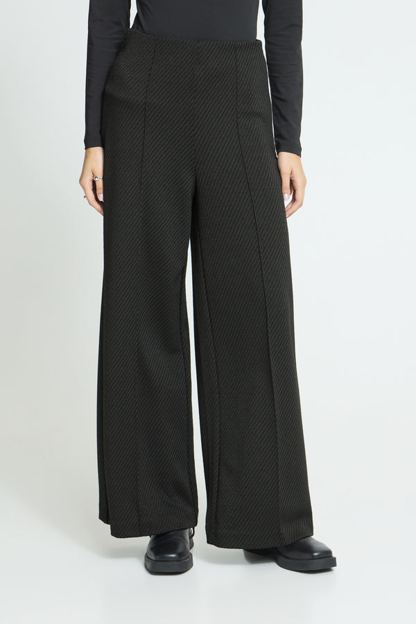 Pintuck Trouser I Green Stripe